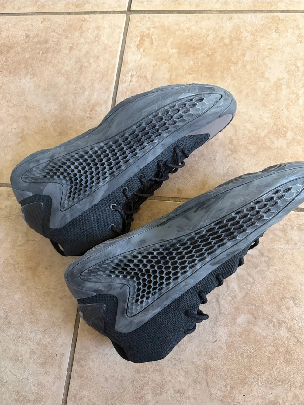 Men's AE Adidas Charcoal Cloud Basketball Shoes 11.5